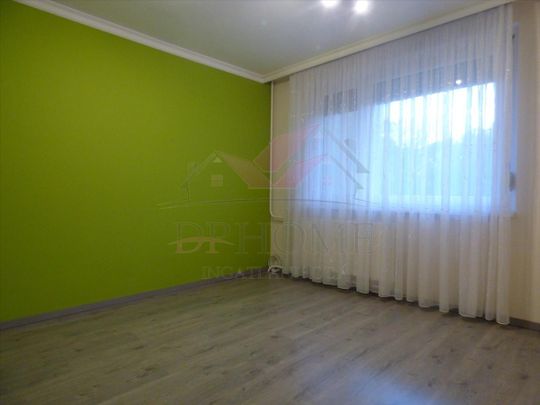 Kiadó felújított panel lakás - Debrecen - Fotó 1