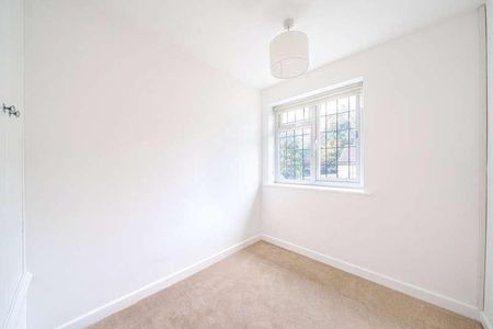 Triggs Close, Woking, Surrey, GU22 - Photo 5