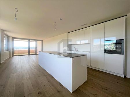 EXCLUSIVE AND HIGH-QUALITY WITH A WONDERFUL VIEW - Photo 2