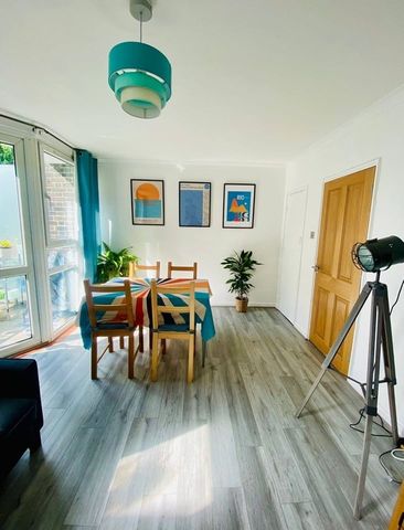 3 Bed Flat, Wearmouth House, E3 - Photo 3