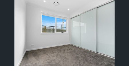 Near New Villa! - 3 Bed, 2 Bath, 2 Car - Photo 2