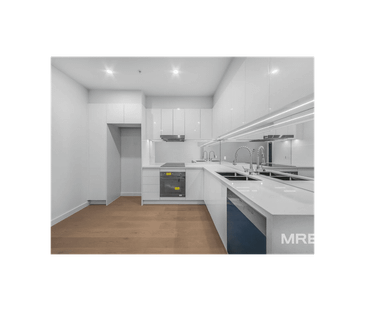 Spacious, stylish, and steps from everything - Photo 3