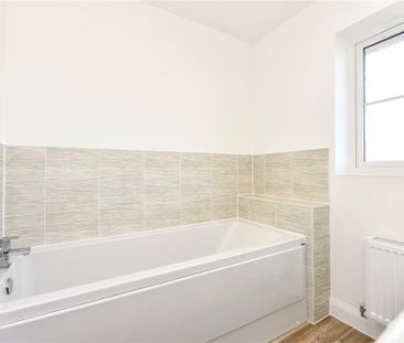 3 bedroom detached house to rent - Photo 5