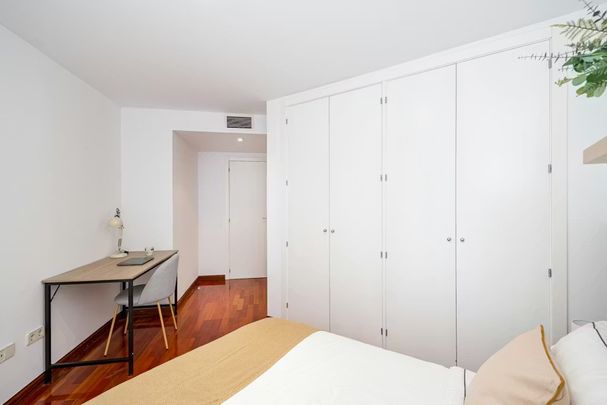 Calle de Carlos Maurrás, Madrid, Community of Madrid 28036 - Photo 1