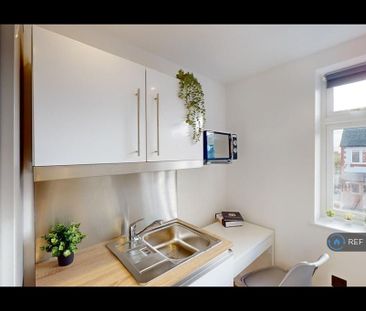 Studio to rent - Photo 6