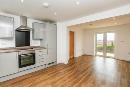 3 bedroom semi-detached house to rent - Photo 4