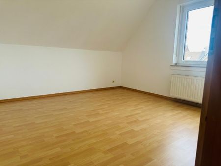 Großzügige 4-Zimmer-Wohnung in einem gepflegten Zweifamilienhaus in ruhiger Wohnlage in Viersen-Hamm - Photo 2