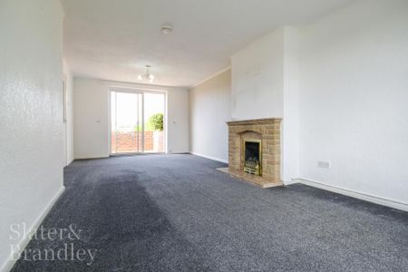 3 bedroom semi-detached house to rent - Photo 5