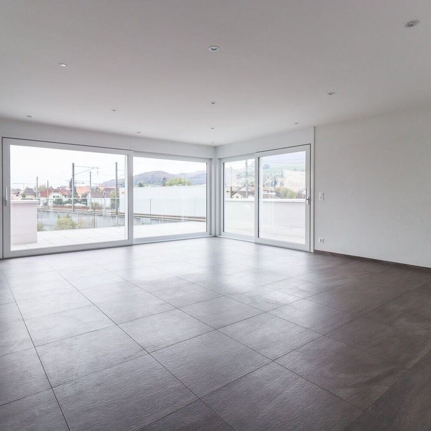 Attic apartment with sunny roof terrace - Photo 1