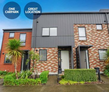 Prime Location & Plenty of Parking! - Photo 5