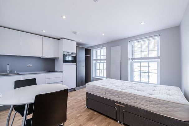 Studio to rent - Photo 1