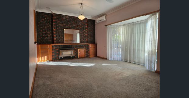 Family Home ready for move in - Photo 1