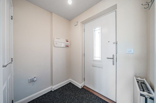 Southwold Drive, Hampton Beach, Peterborough - Photo 1