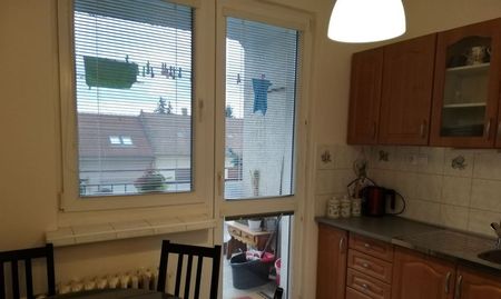 Areté real- prenájom slnečného 2 izbového bytu v centre Senca s loggiou, výťah. - Photo 2
