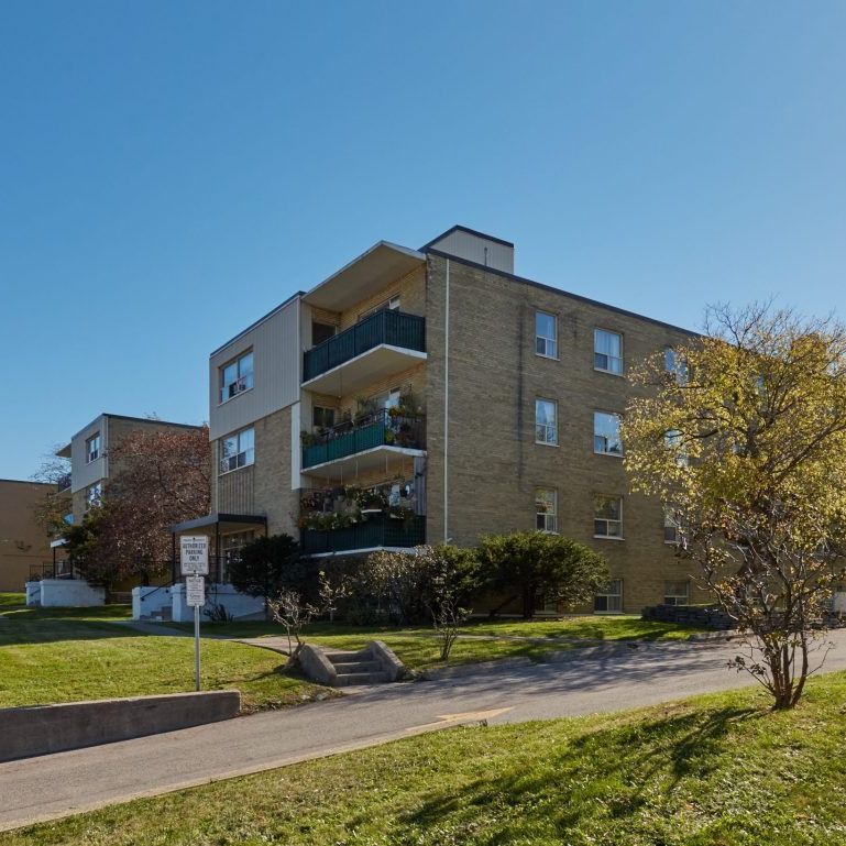 1 Bedroom - Photo 2