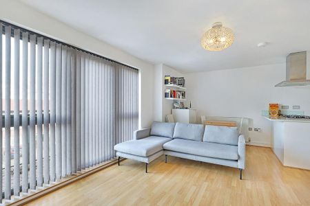 3 bedroom apartment to rent - Photo 2