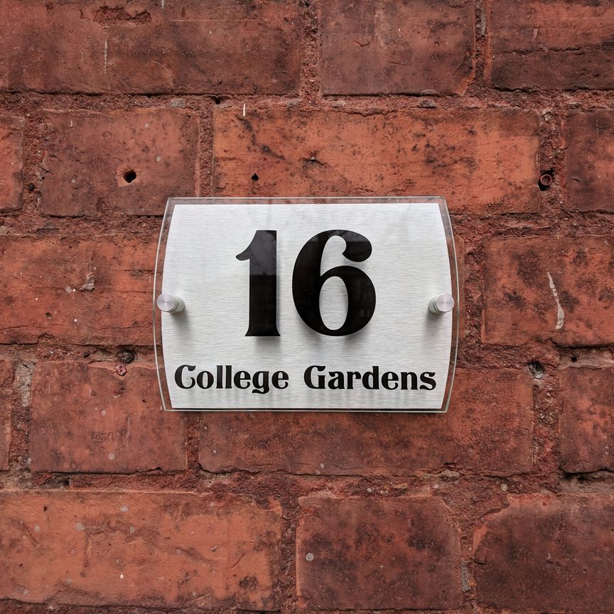 16 College Gardens, Belfast, BT9 6BQ - Photo 1