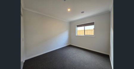 Stunning Family Home in Mambourin! - Photo 5