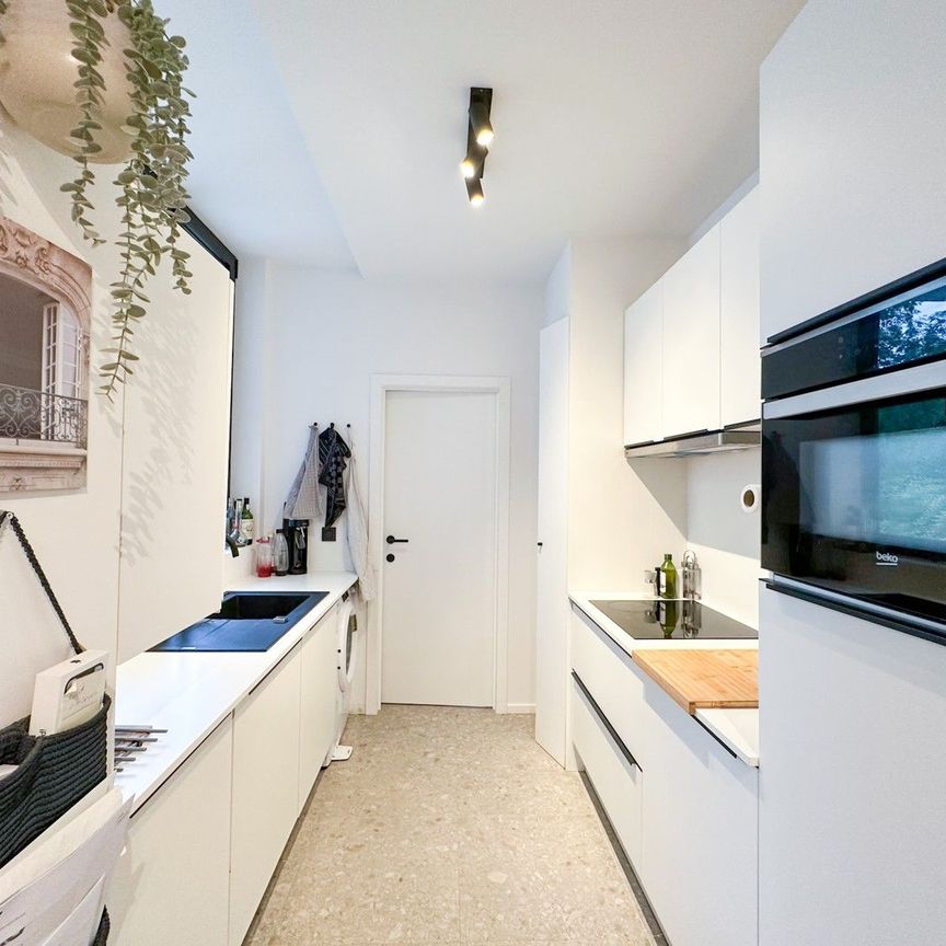 Instapklaar appartement met twee slaapkamers en terras nabij station Gent-Sint-Pieters - Foto 1