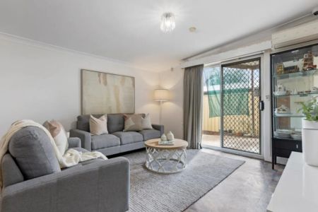 Spacious Family Home with Flexible Living Options - Apply Via Tenant Options - Photo 4