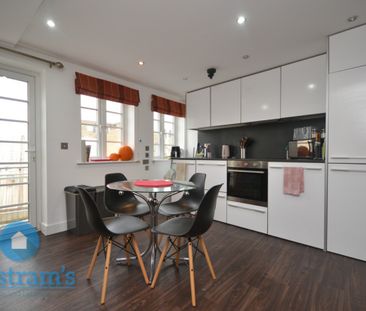 3 bed Apartment for Rent - Photo 4