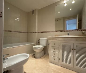 Apartment in Marbella, Costa del Sol - Photo 3