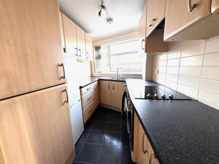 2 bedroom flat to rent - Photo 5