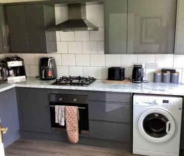 3 bedroom semi-detached house to rent - Photo 5