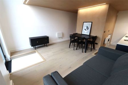 Available June! | Two Double Bedroom | Two Bathroom | Fully Furnished Duplex | 24-Hour Concierge & Roof Terrace - Photo 3
