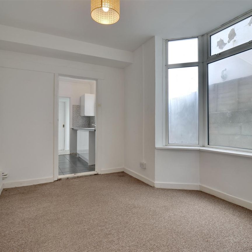 Lower Derby Road, Portsmouth - Photo 1