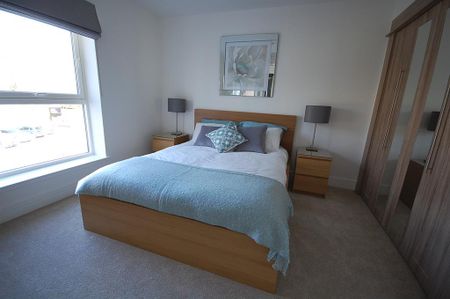 2 bedroom flat to rent - Photo 5