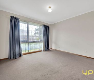 12 Candytuft Close, Cranbourne North - Photo 5