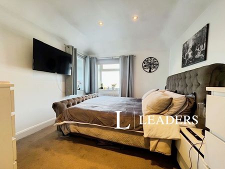 5 bedroom house to rent The Gardens, Southwick, Brighton, BN42 - Photo 4