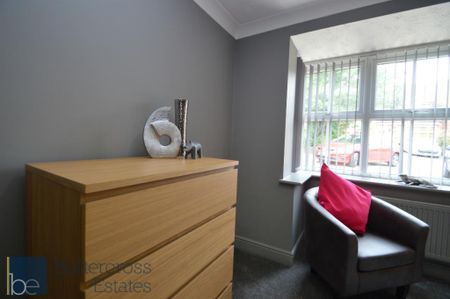 1 bedroom in a house share to rent - Photo 4