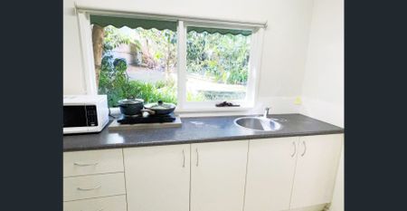 Furnished Comfy Morden 1Bedroom Granny Flat For Rent - Photo 2