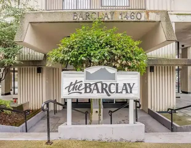 Uniquely laid out Renovated Bachelor Apartment with South West Views & Corner Balcony in Heart of West End | 1460 Barclay Street, Vancouver - Photo 1