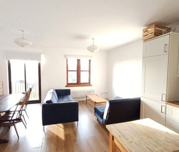 2 bed flat for rent in Goldenacre - Photo 3