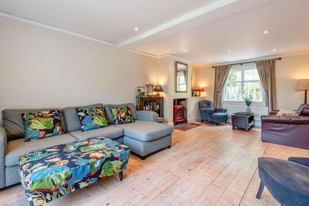 5 bedroom semi-detached house to rent - Photo 2