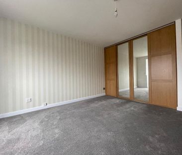 4 bedroom detached house to rent - Photo 4