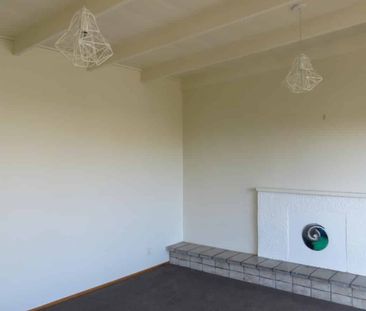 Upstairs Apartment near the Hospital - Photo 2