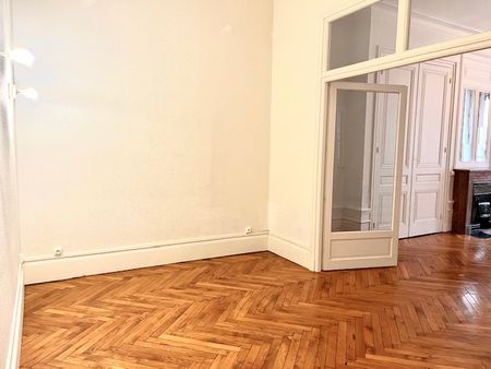 Location Appartement 2 pièces 69m² LYON 6ème - Photo 3