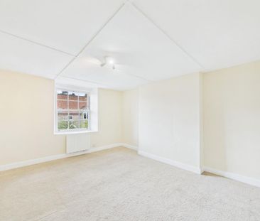 4 bedroom detached house to rent - Photo 6