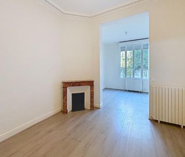 Location Appartement 2 pièces 53m² BORDEAUX 33000 - Photo 3