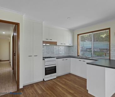 SPACIOUS 4 BEDROOMS WITH ELEVATED VIEWS! - Photo 3