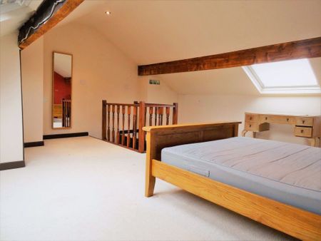 4 bedroom House in Hyde Park, Leeds - Photo 4