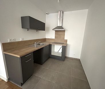 Location Appartement 1 pièce 36m² - Photo 3