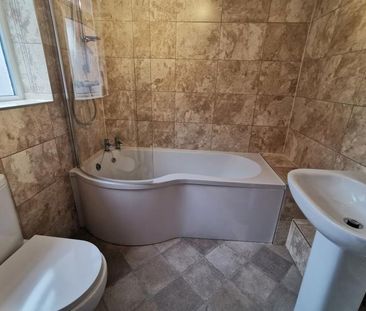 3 bedroom terraced house to rent - Photo 5