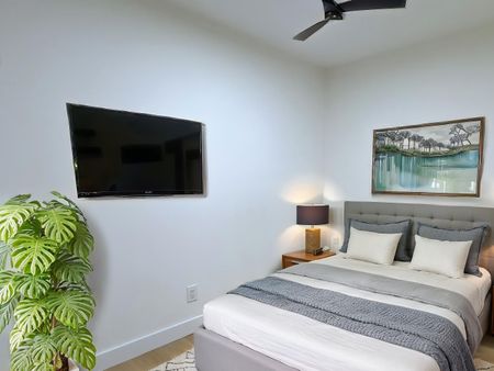 For Lease - 420 Eglinton Avenue Unit# 401, Toronto, Ontario - Photo 4