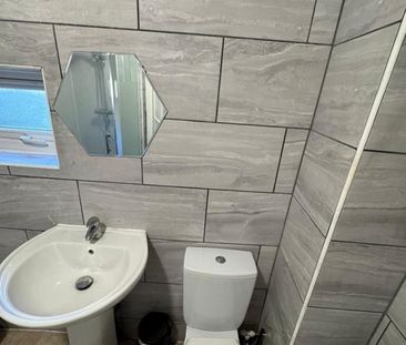 Room in a Shared House, Beulah Road, CR7 - Photo 5