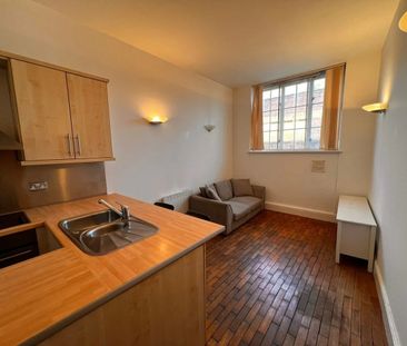 1 Bed Flat, Eastgate, LS2 - Photo 2